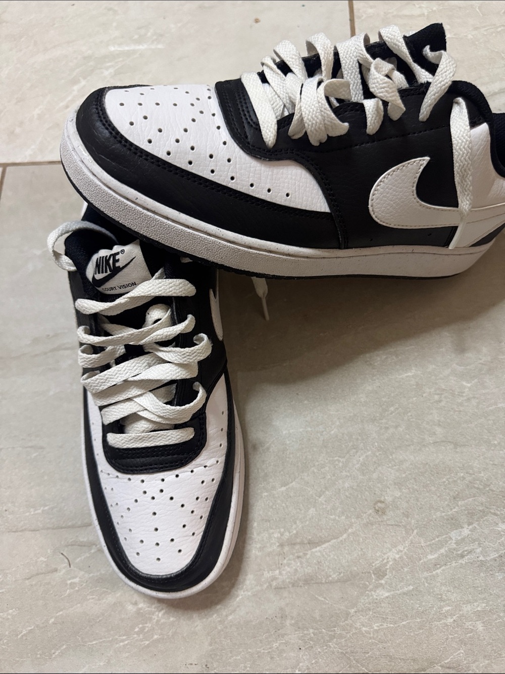 Nike Men’s Black & White Low-Top Sneakers